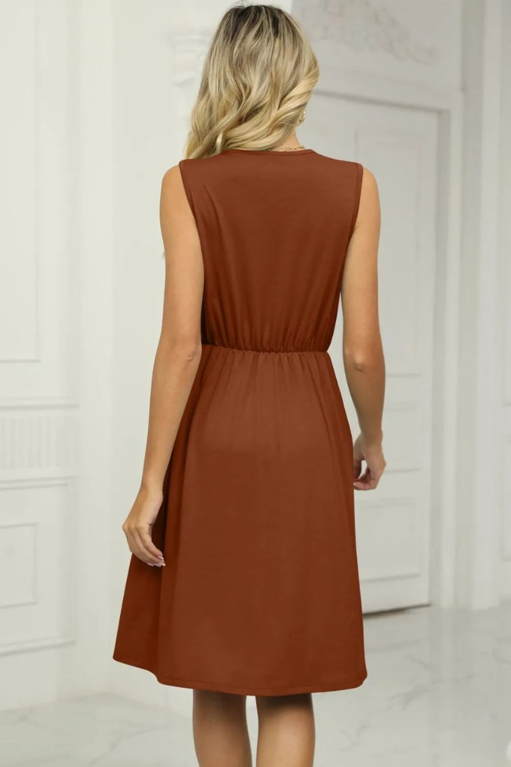 Contrast V-Neck Sleeveless Dress – view 9
